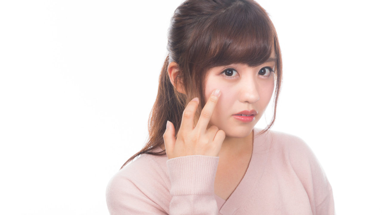 肌の状態を気にする女性